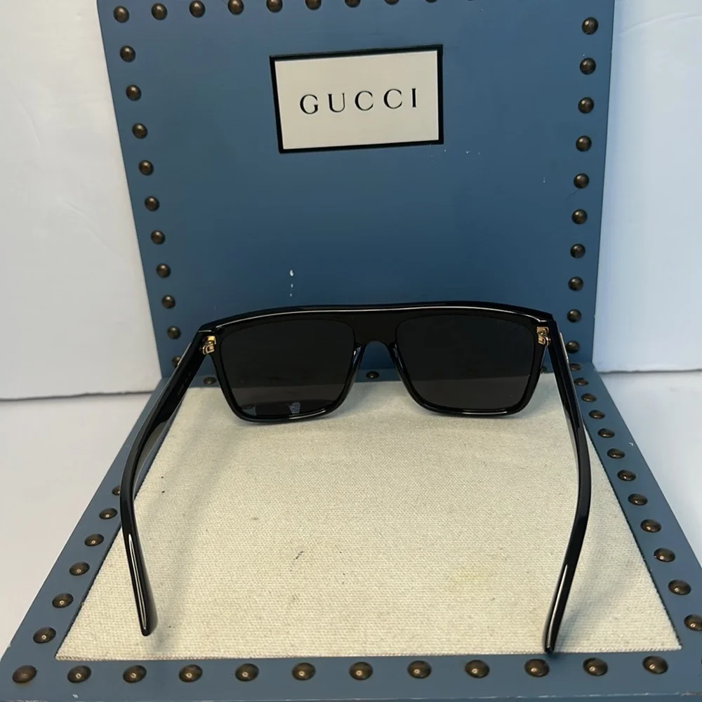 Gucci Eyewear GG0748s 001 oversized square-frame sunglasses